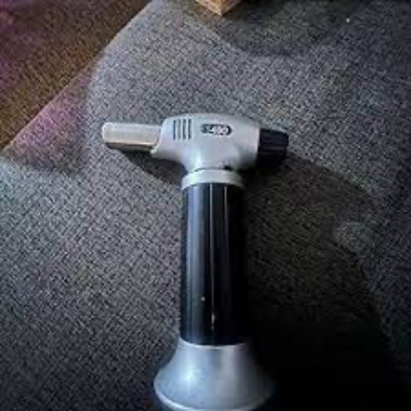 Torch S400 2 Pack, Refillable Kitchen Lighter - Picture 3 of 3